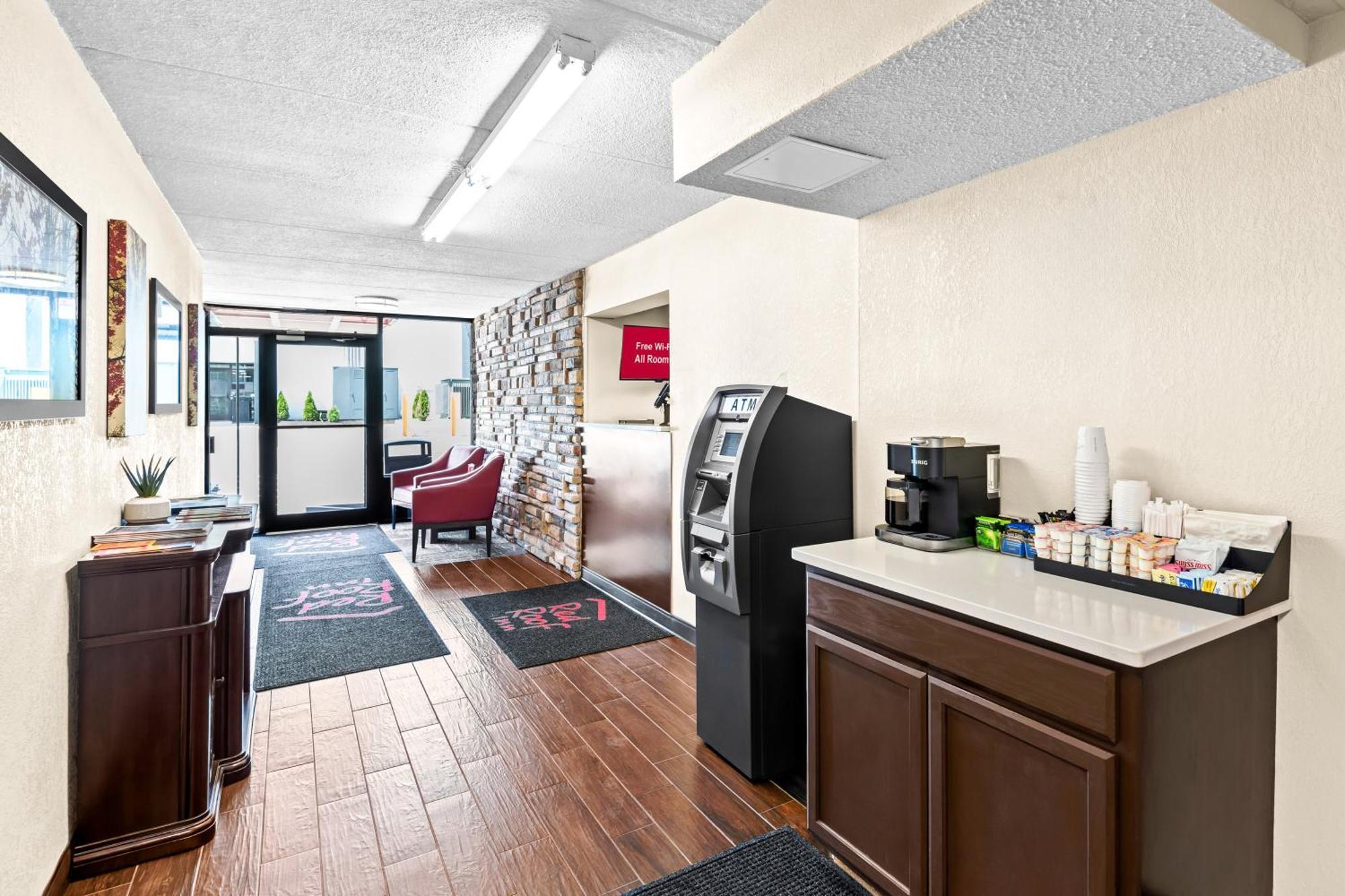 Red Roof Inn Cortland Dış mekan fotoğraf