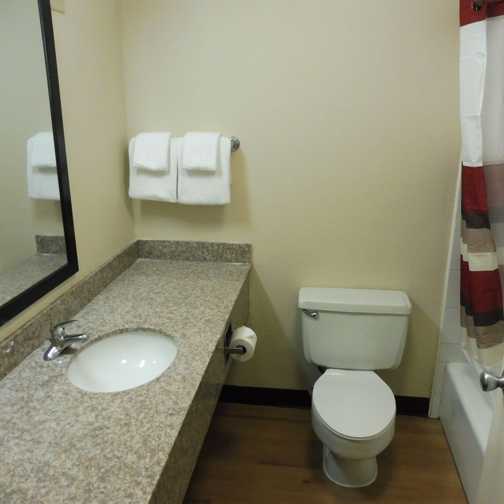 Red Roof Inn Cortland Dış mekan fotoğraf